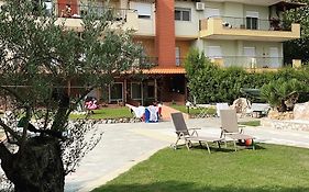 Makis Nest Apart-Hotel